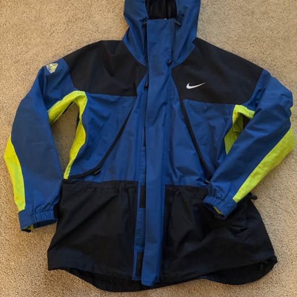 Y2K Nike ACG Men's Jacket Outer Layer 3 Storm Fit -Small